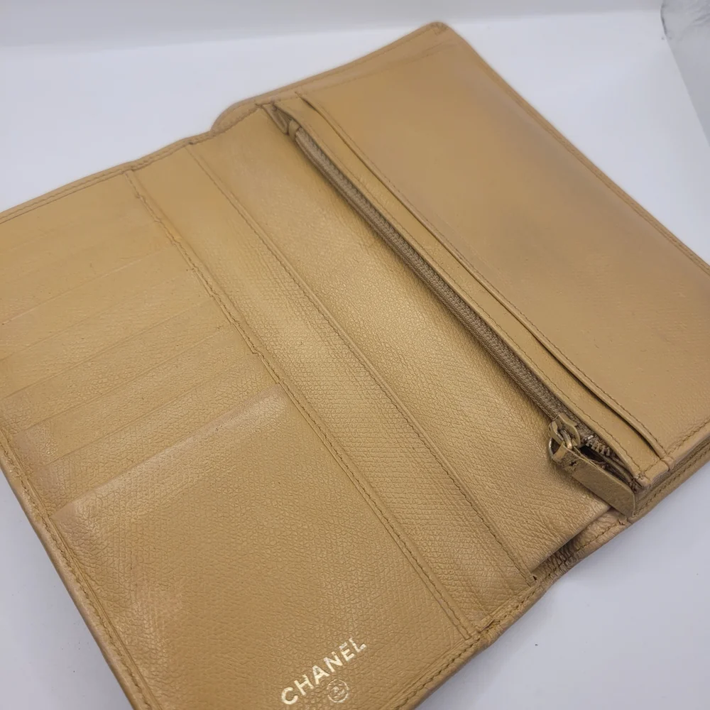 CHANEL CC Interlocking Vintage Caviar Leather Beige Long Wallet
